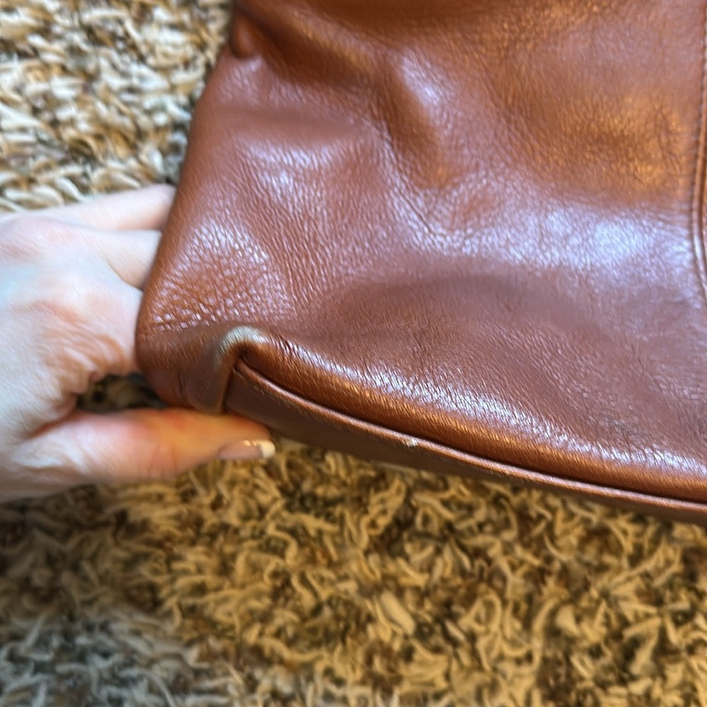 Hobo International Shoulder Bag - Picture 9 of 9